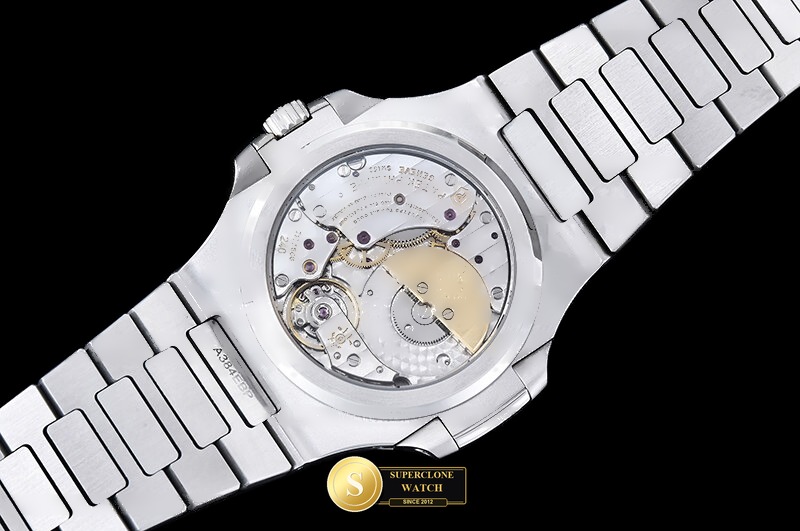 Patek Philippe Ref. 5712 WS - On-Wrist Presence & Case Thickness View (Photo 23 of 29)