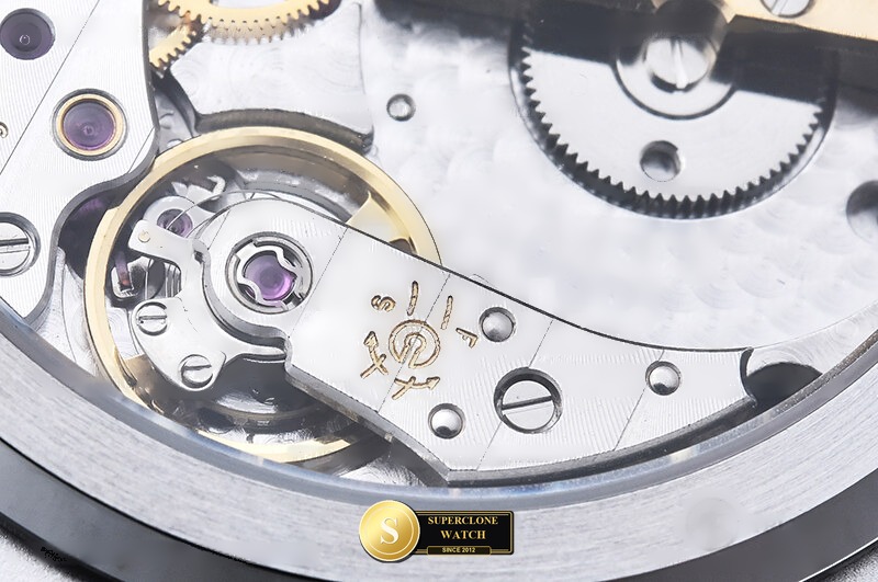Patek Philippe Ref. 5712 WS - On-Wrist Presence & Case Thickness View (Photo 27 of 29)
