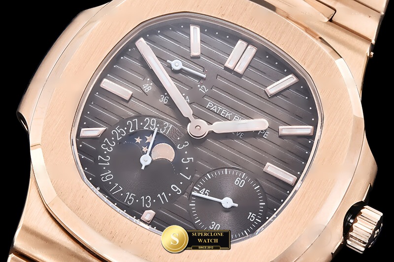 Patek Philippe Ref. 5712 WS - Lug-to-Lug & Rehaut Engraving View (Photo 5 of 33)