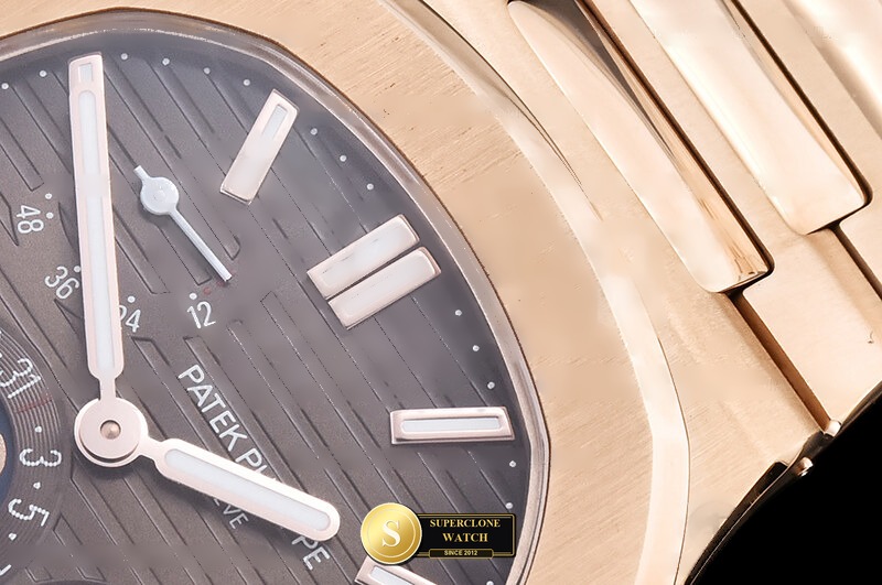 Patek Philippe Ref. 5712 WS - Lateral Bezel & Sapphire Crystal Profile (Photo 6 of 33)