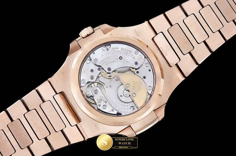 Patek Philippe Ref. 5712 WS - On-Wrist Presence & Case Thickness View (Photo 23 of 33)