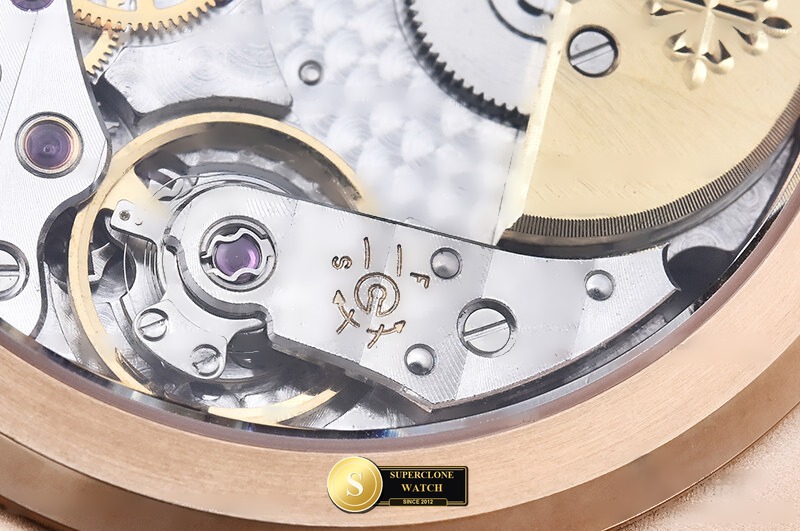 Patek Philippe Ref. 5712 WS - On-Wrist Presence & Case Thickness View (Photo 29 of 33)