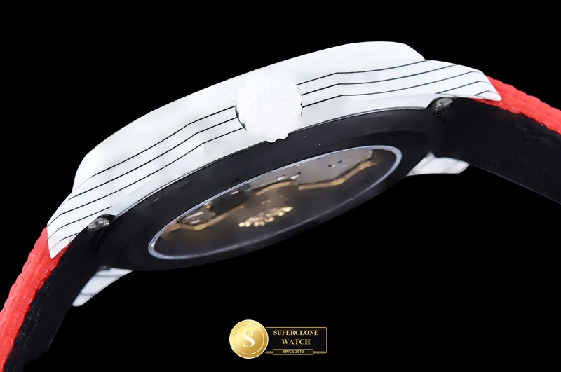 Patek Philippe Ref. 5167 SONIC - On-Wrist Presence & Case Thickness View (Photo 15 of 28)