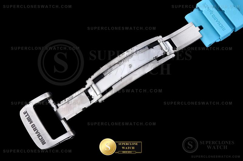Richard Mille Ref. RM0331E MS - On-Wrist Presence & Case Thickness View (Photo 11 of 25)