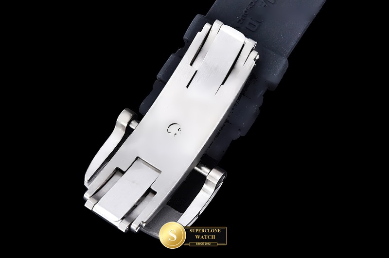 Richard Mille Ref. RM0335D A9 - On-Wrist Presence & Case Thickness View (Photo 13 of 23)