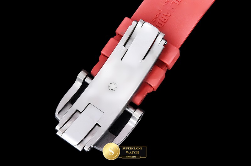 Richard Mille Ref. RM0337E MS - On-Wrist Presence & Case Thickness View (Photo 13 of 23)