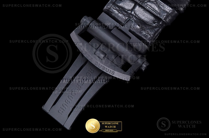 Roger Dubuis Ref. ROG050 GMF - On-Wrist Presence & Case Thickness View (Photo 11 of 25)