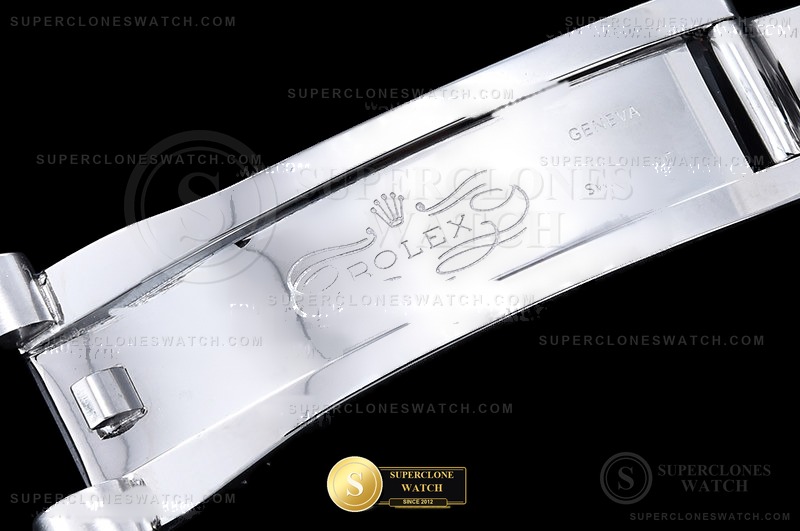 Rolex Ref. RDD0289A GMF - On-Wrist Presence & Case Thickness View (Photo 13 of 29)