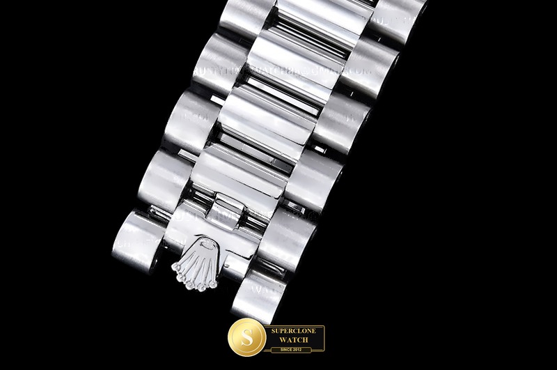 Rolex Ref. RDD0290B GMF - On-Wrist Presence & Case Thickness View (Photo 11 of 28)
