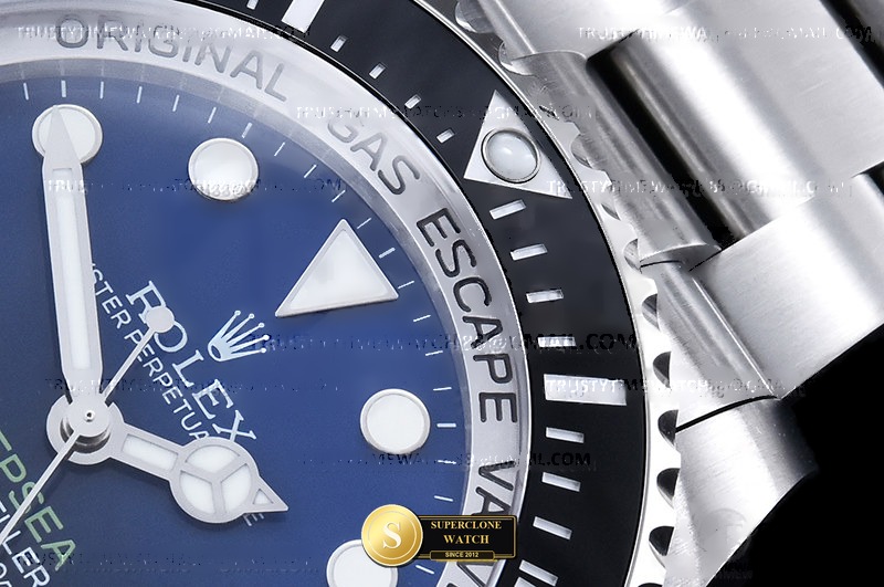 Rolex Ref. 126660 GMF - Lateral Bezel & Sapphire Crystal Profile (Photo 6 of 29)