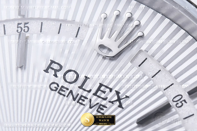 Rolex Ref. ROLCEL093A GMF - On-Wrist Presence & Case Thickness View (Photo 9 of 30)