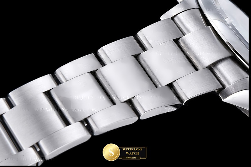 Rolex Ref. 126000 VSF - On-Wrist Presence & Case Thickness View (Photo 9 of 26)