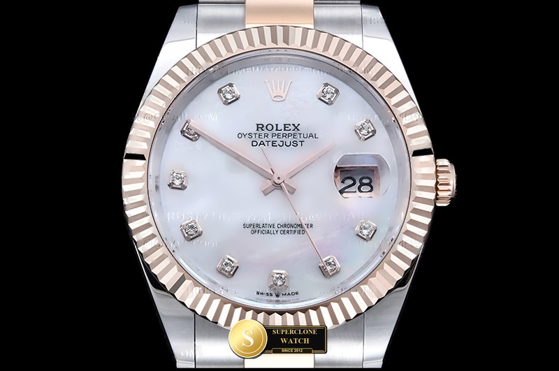 Rolex Ref. 126331 EWE - Clasp & Solid 904L Bracelet Detail (Photo 3 of 25)