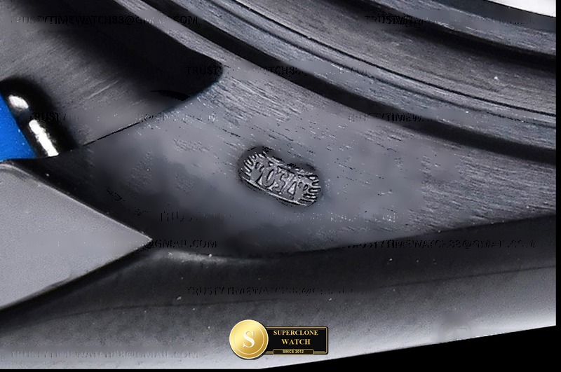 Rolex Ref. ROLDYT0518A GETF - On-Wrist Presence & Case Thickness View (Photo 25 of 29)