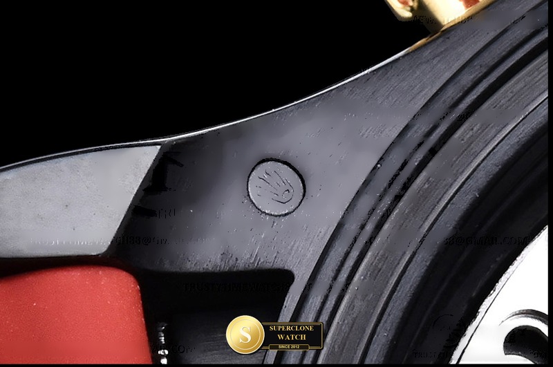 Rolex Ref. ROLDYT0518C GETF - On-Wrist Presence & Case Thickness View (Photo 27 of 29)