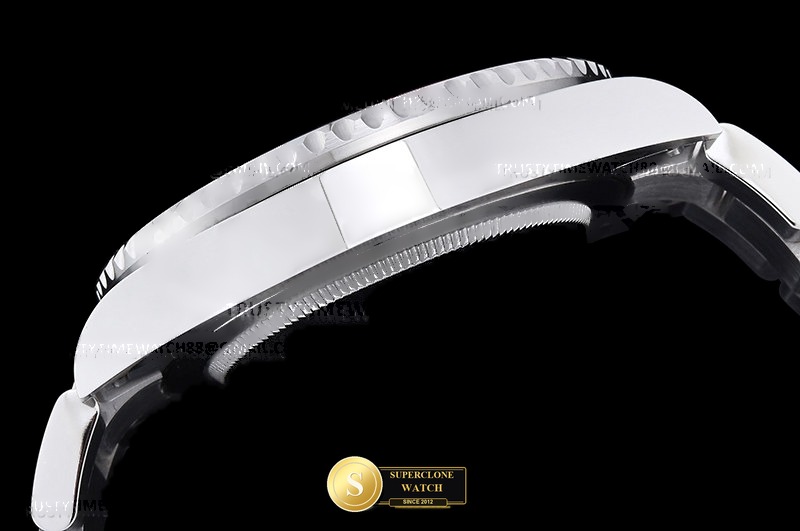 Rolex Ref. 126710 THB - On-Wrist Presence & Case Thickness View (Photo 19 of 30)