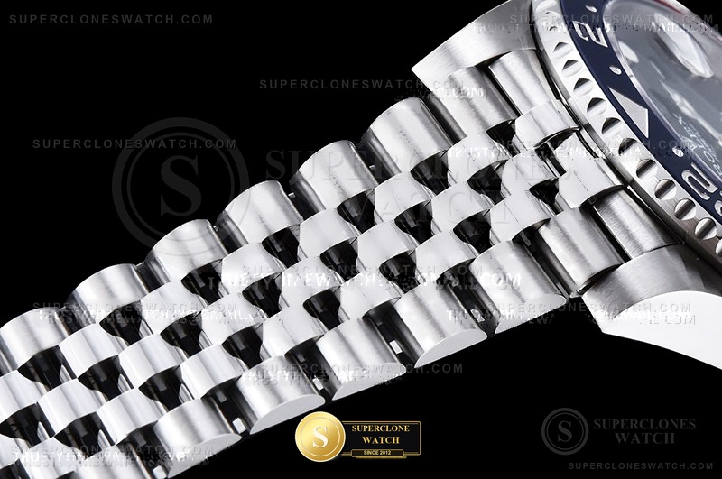 Rolex Ref. 126710BLRO THB - On-Wrist Presence & Case Thickness View (Photo 13 of 31)