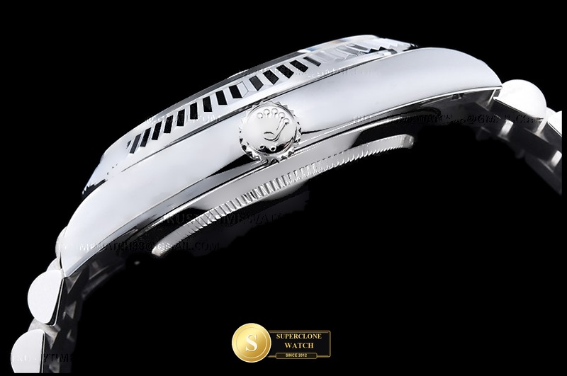 Rolex Ref. RDD0311I GMF - On-Wrist Presence & Case Thickness View (Photo 13 of 26)