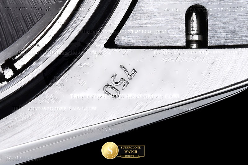 Rolex Ref. RDD0317D QF - On-Wrist Presence & Case Thickness View (Photo 23 of 31)