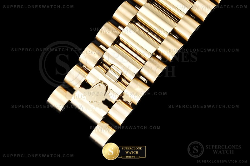 Rolex Ref. RDD0318A GMF - On-Wrist Presence & Case Thickness View (Photo 23 of 26)