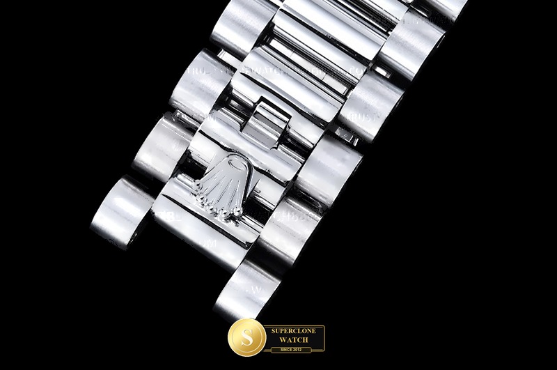 Rolex Ref. RDD0320A QF - On-Wrist Presence & Case Thickness View (Photo 11 of 31)
