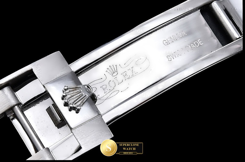 Rolex Ref. 116500 ASIAN - On-Wrist Presence & Case Thickness View (Photo 13 of 25)