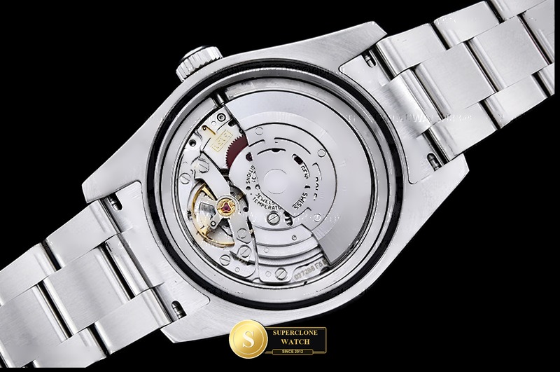 Rolex Ref. 116400GV VSF - On-Wrist Presence & Case Thickness View (Photo 17 of 30)