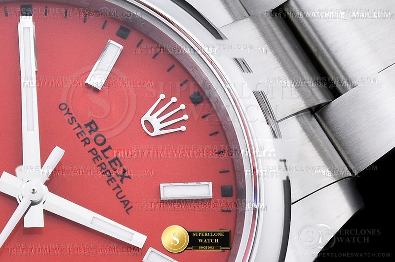 Rolex Ref. ROYP042B VSF - On-Wrist Presence & Case Thickness View (Photo 7 of 27)