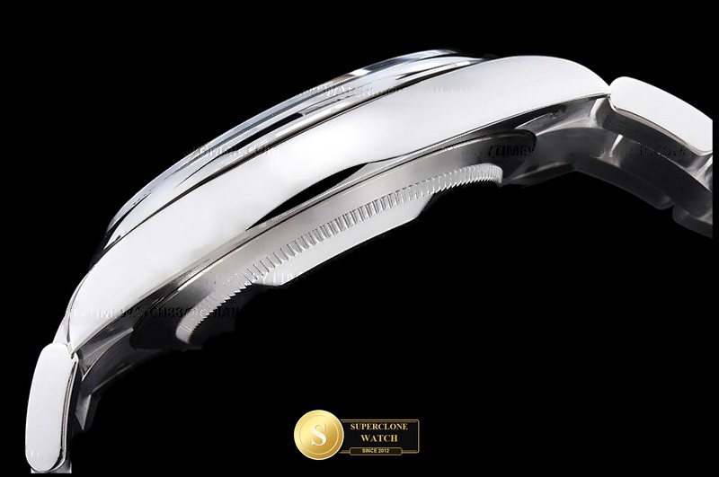 Rolex Ref. ROYP042C VSF - On-Wrist Presence & Case Thickness View (Photo 15 of 27)