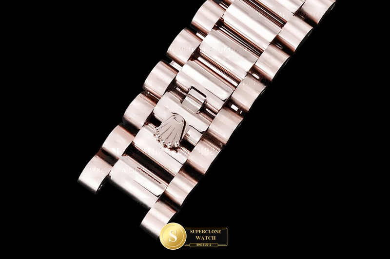 Rolex Ref. RDD0330F QF - On-Wrist Presence & Case Thickness View (Photo 11 of 30)