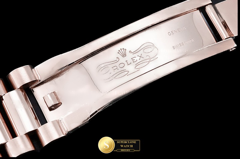 Rolex Ref. RDD0330F QF - On-Wrist Presence & Case Thickness View (Photo 13 of 30)