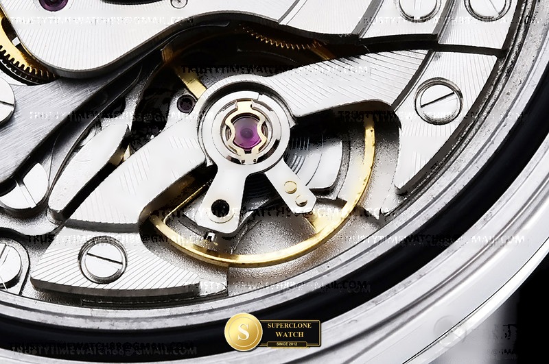 Rolex Ref. 126500 ESF - On-Wrist Presence & Case Thickness View (Photo 23 of 30)