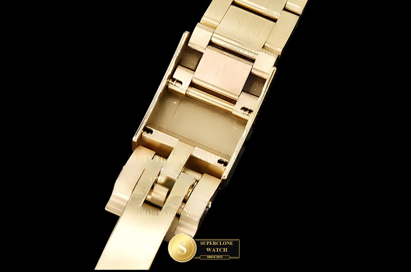 Rolex Ref. 126508 EWE - On-Wrist Presence & Case Thickness View (Photo 15 of 33)