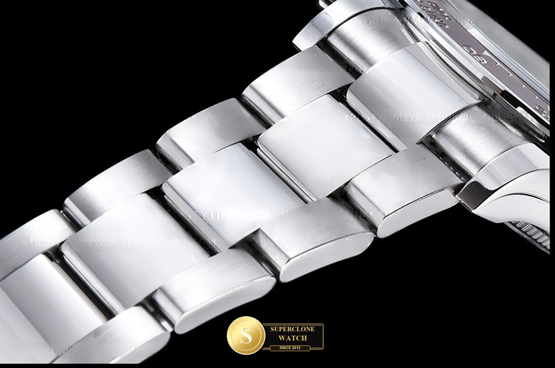 Rolex Ref. 126506 VSF - On-Wrist Presence & Case Thickness View (Photo 11 of 30)