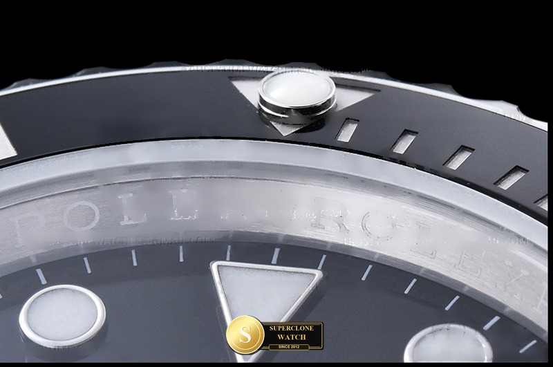 Rolex Ref. ROLSUB0492 EWE - On-Wrist Presence & Case Thickness View (Photo 11 of 31)