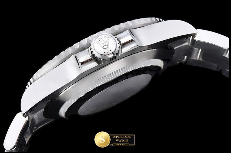 Rolex Ref. 126610LV ASIAN - On-Wrist Presence & Case Thickness View (Photo 13 of 26)