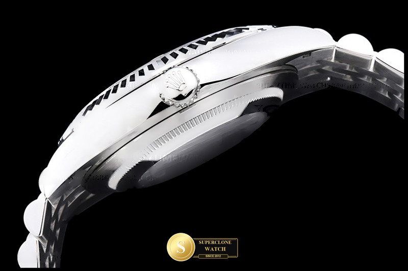 Rolex Ref. R2DJ0482A EWE - On-Wrist Presence & Case Thickness View (Photo 11 of 27)