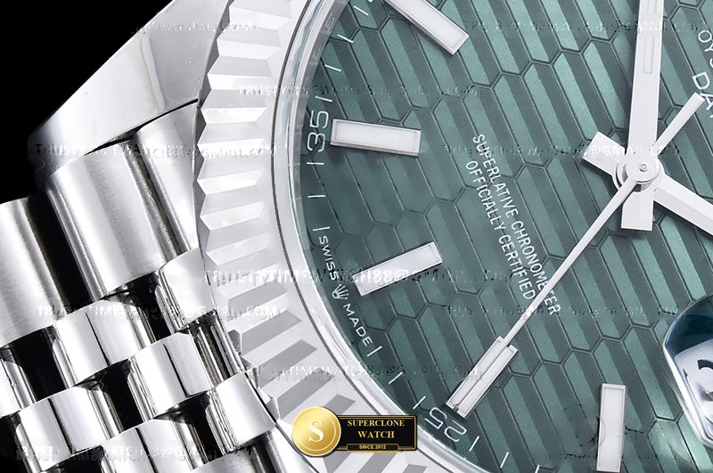 Rolex Ref. R2DJ0483C EWE - On-Wrist Presence & Case Thickness View (Photo 7 of 27)
