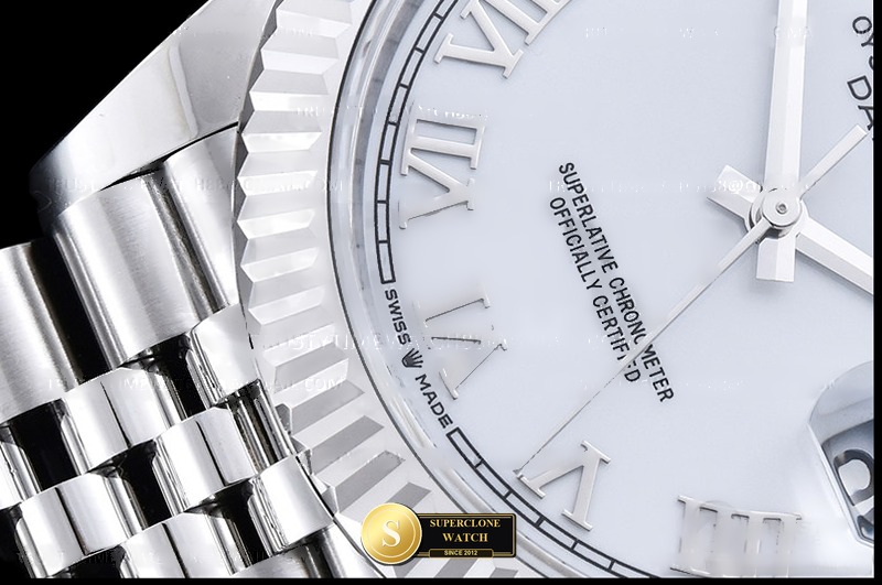 Rolex Ref. R2DJ0484E EWE - Lateral Bezel & Sapphire Crystal Profile (Photo 6 of 26)