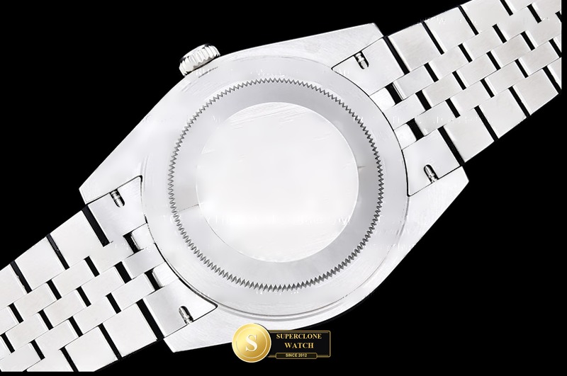 Rolex Ref. R2DJ0484E EWE - On-Wrist Presence & Case Thickness View (Photo 17 of 26)