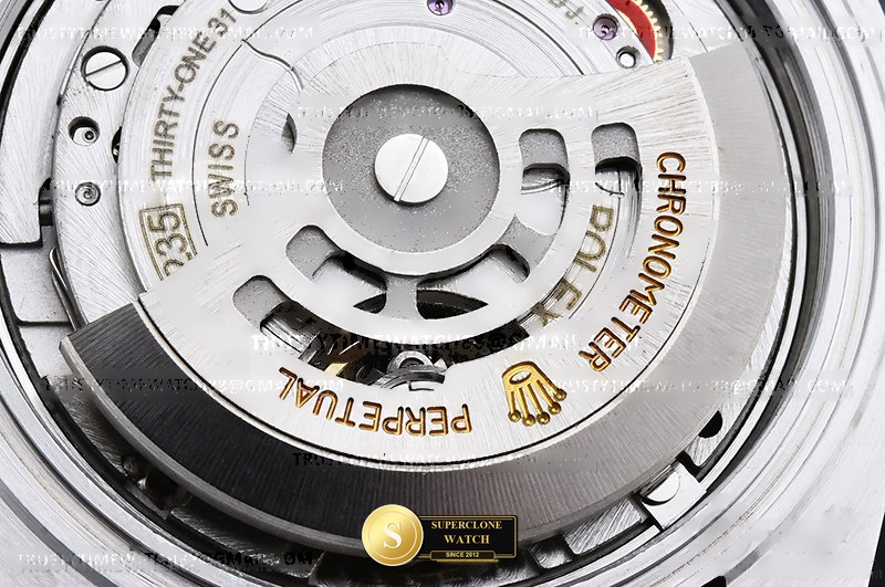 Rolex Ref. R2DJ0485E EWE - On-Wrist Presence & Case Thickness View (Photo 21 of 27)