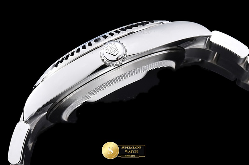 Rolex Ref. R2DJ0486F EWE - On-Wrist Presence & Case Thickness View (Photo 11 of 26)