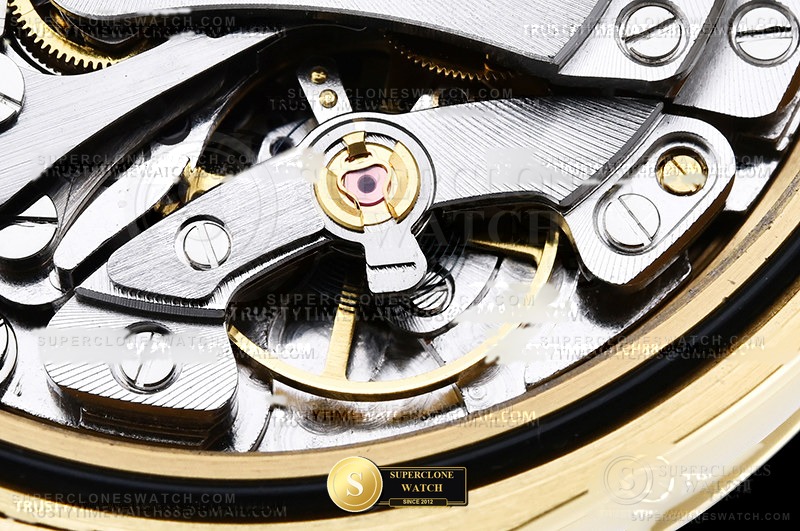 Rolex Ref. 116508 SWF - On-Wrist Presence & Case Thickness View (Photo 21 of 31)