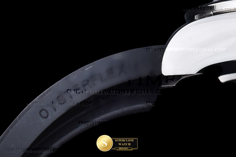 Rolex Ref. 126519LN ASIAN - On-Wrist Presence & Case Thickness View (Photo 17 of 29)