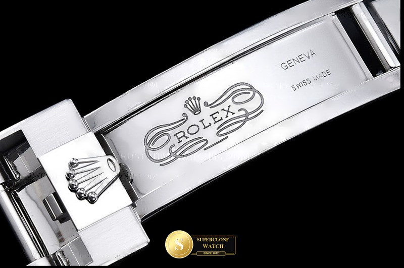 Rolex Ref. 126710GRNR ASIAN - On-Wrist Presence & Case Thickness View (Photo 15 of 31)