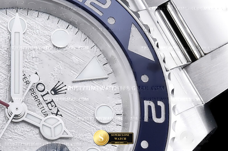 Rolex Ref. 126710BLRO EWE - Lateral Bezel & Sapphire Crystal Profile (Photo 6 of 31)