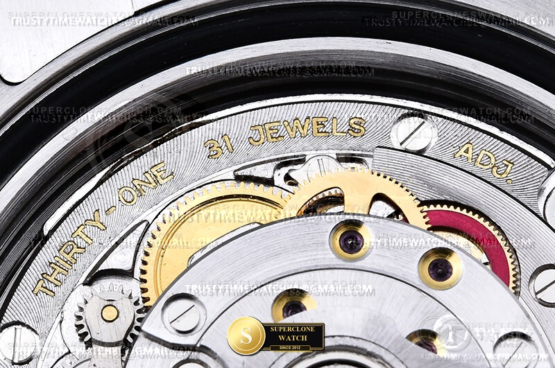 Rolex Ref. 126710BLRO EWE - On-Wrist Presence & Case Thickness View (Photo 23 of 31)