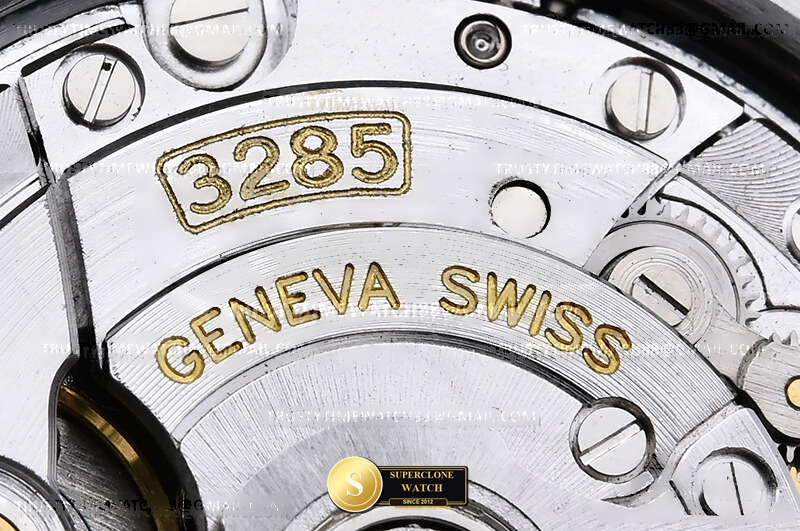 Rolex Ref. 126710BLRO EWE - On-Wrist Presence & Case Thickness View (Photo 25 of 31)