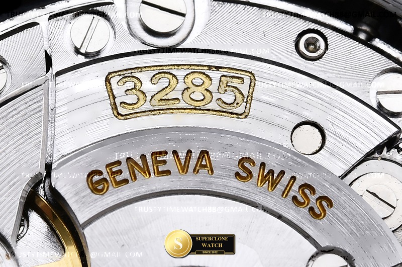 Rolex Ref. 126710GRNR EWE - On-Wrist Presence & Case Thickness View (Photo 25 of 31)