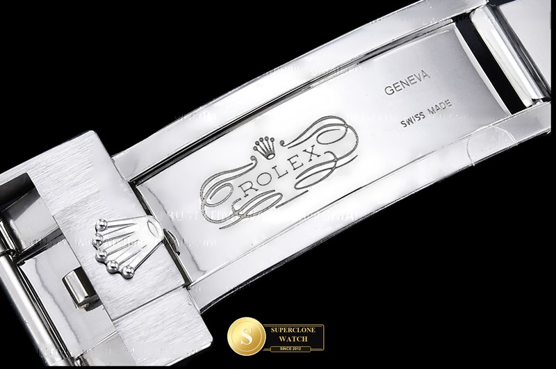 Rolex Ref. 126600 EWE - On-Wrist Presence & Case Thickness View (Photo 15 of 29)